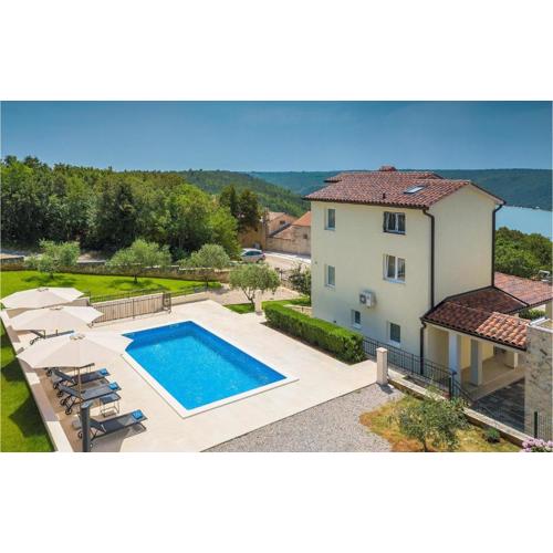Villa Camellia Trget