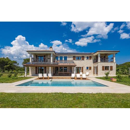 Villa Campagna near Fažana with 7250m2 large garden and sauna