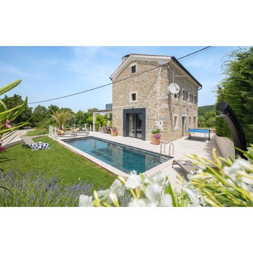 Villa Carica