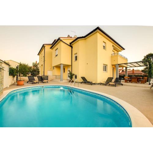 Villa Cera Für 8 Personen In Pula