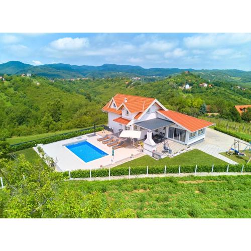 Villa Cerina with Outdoor Swimming Pool