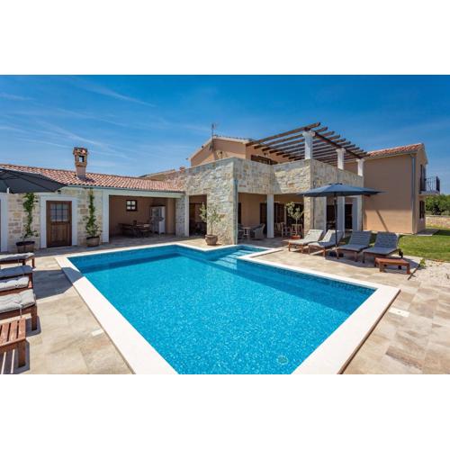 Villa Cirka in Central Istria for 14 persons with Pool Heating & pool table