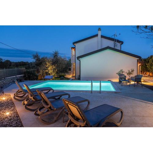 Villa Crystal