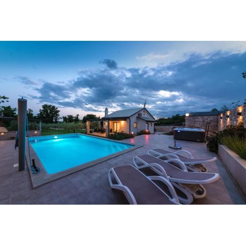 Villa Crystallina