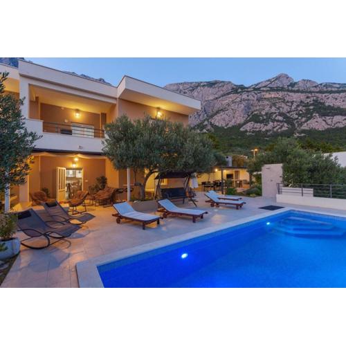 Villa Cupido in Makarska, private pool