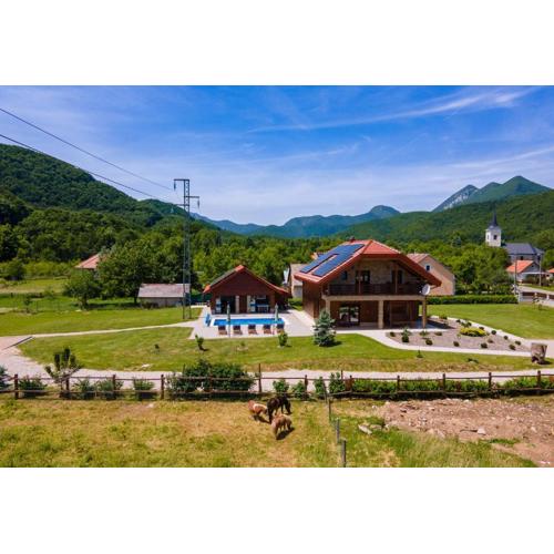 Villa D-IKA