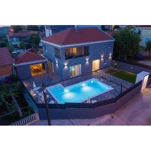 Villa Danica with pool
