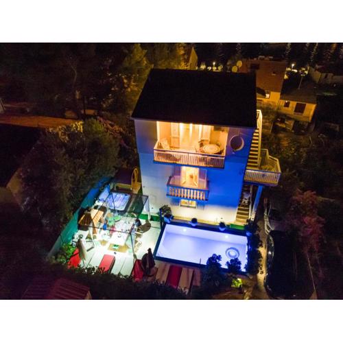 Villa Danijela with heated pool,jacuzzi and sauna