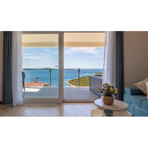 Villa Danijela with private Jacuzzi and parking