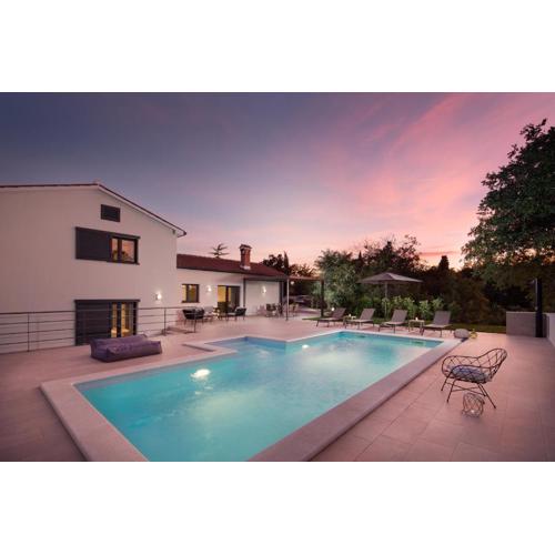 VILLA del SOL with large garden perfect for families