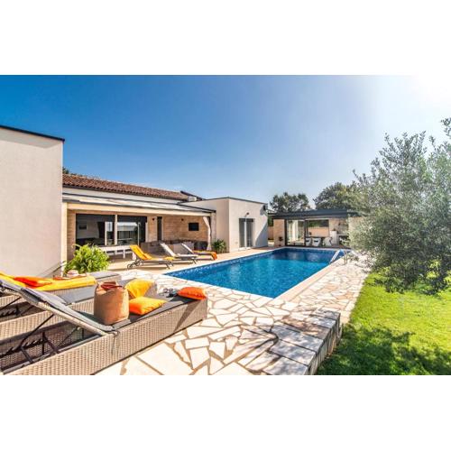 Villa Desiree by Villa Plus
