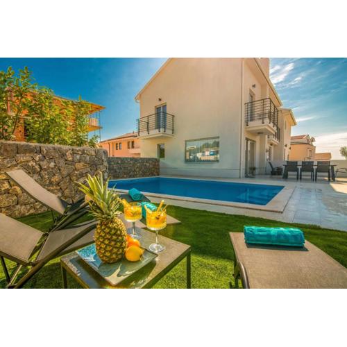 Villa DIVINA with heated pool