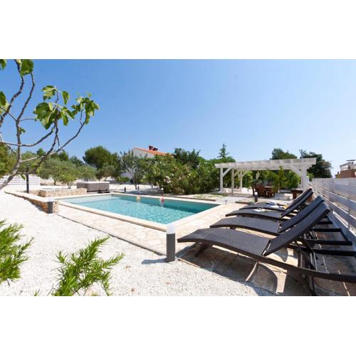 Villa Donna - holiday house for relaxation with pool, sauna, jacuzzi & biliards, Ližnjan - Istra