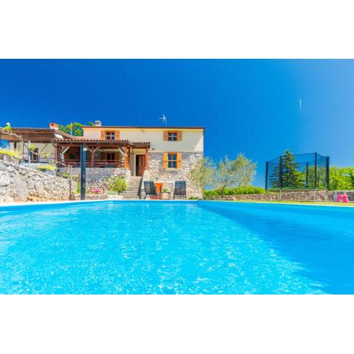 Villa Dora - family house with saltwater pool in Gostinjac, Krk Island