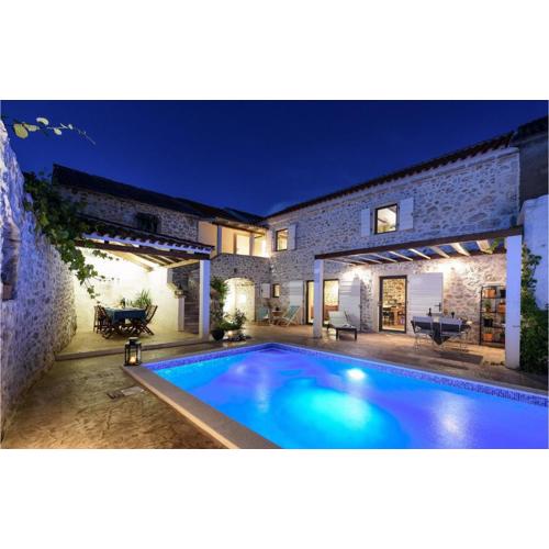 Villa Dvori