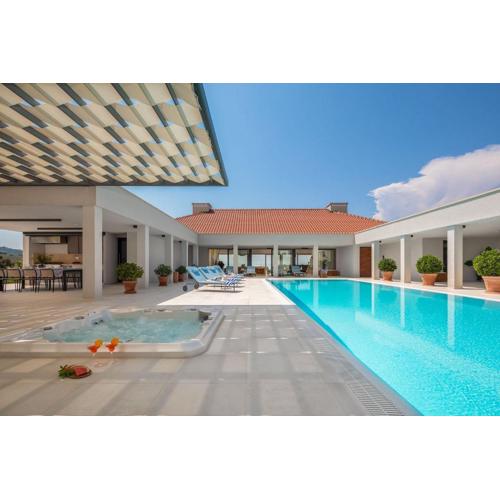 Villa Elaina
