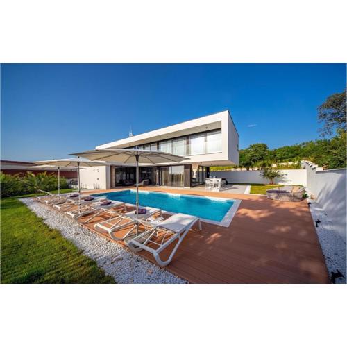 Villa Eleven
