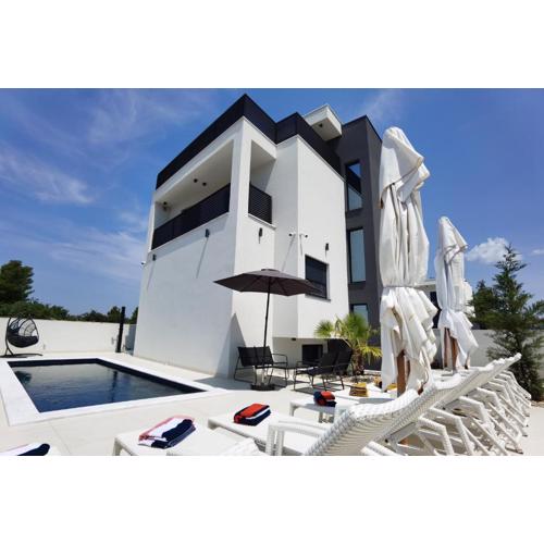 Villa Emperor