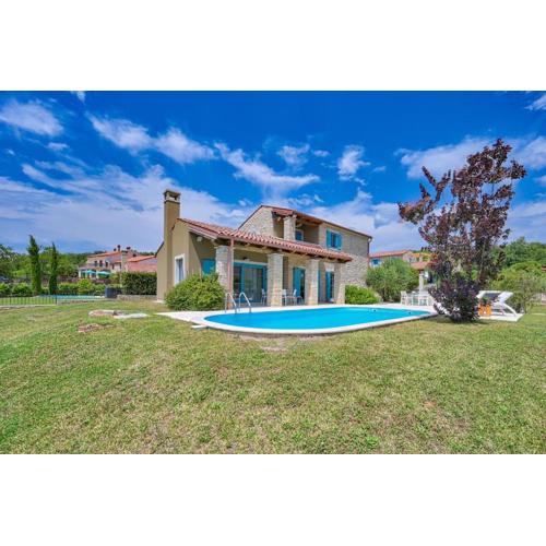 Villa Figlica for 6 people near Umag with private pool, jacuzzi & sea view - pet friendly