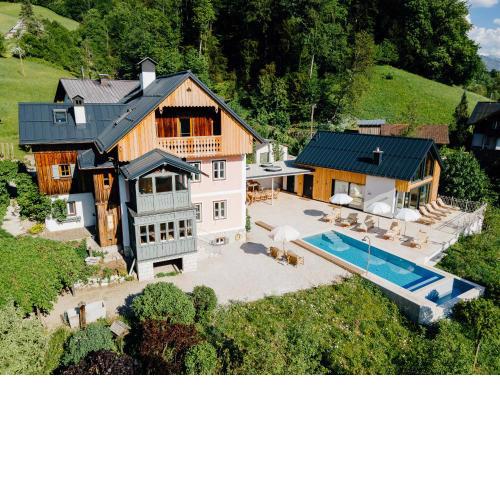 Villa Flora - a scene for all seasons