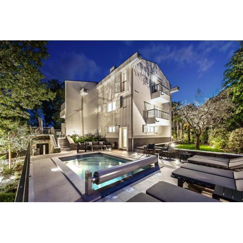 Villa Forest Whisper