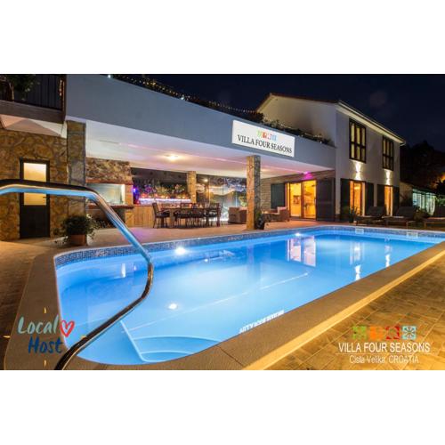 Villa Four Seasons, heated pool and 3 en-suite bathrooms