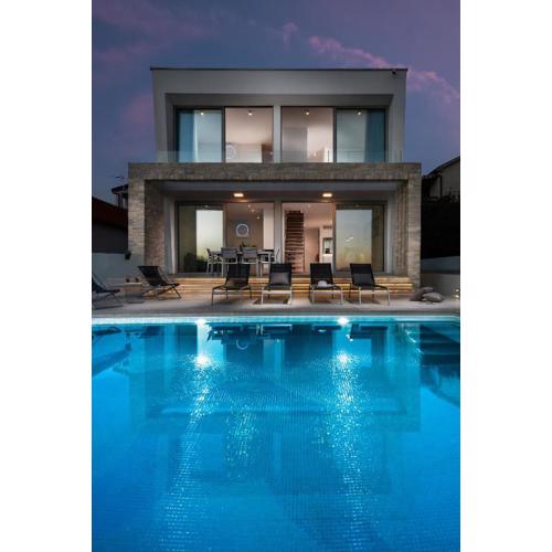 Villa Fuxbau Zdrelac Zadar mit Boot