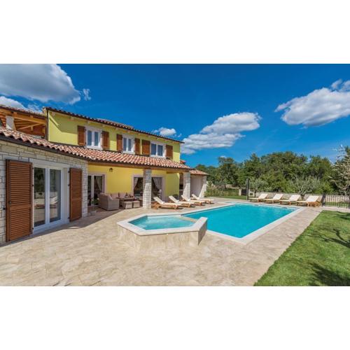 Villa Gardenia with pool