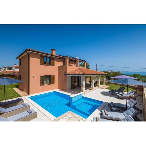 Villa Gloria, villa with heated pool