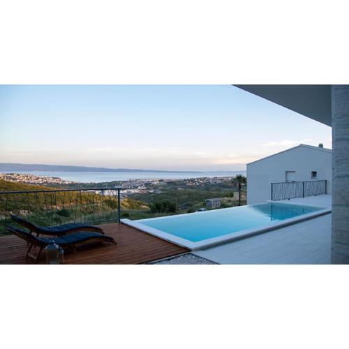 Villa Godimento w heated pool
