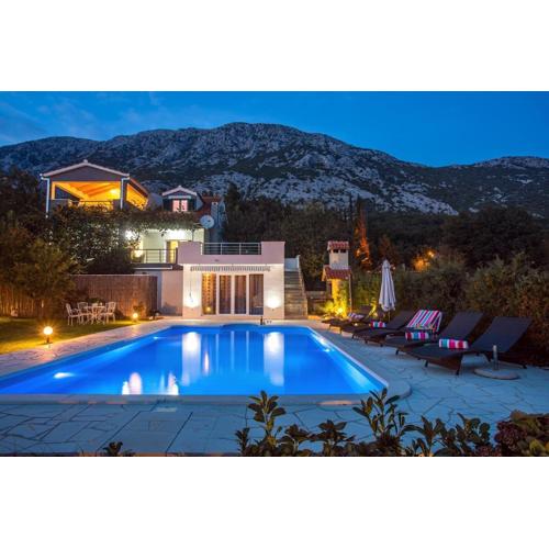 Villa Golden Garden with 50sqm private pool