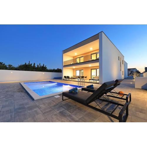 Villa Good Vibes with heated pool