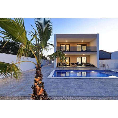 Villa Good Vibes with heated pool