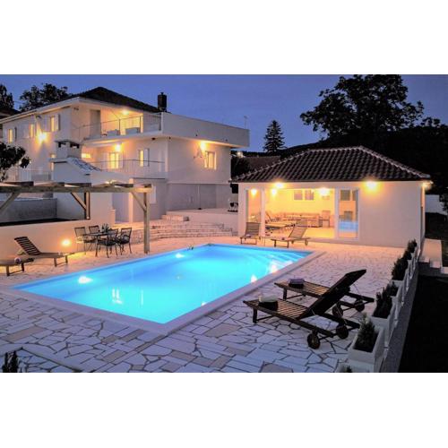 Villa Gorana for 10 with large private pool