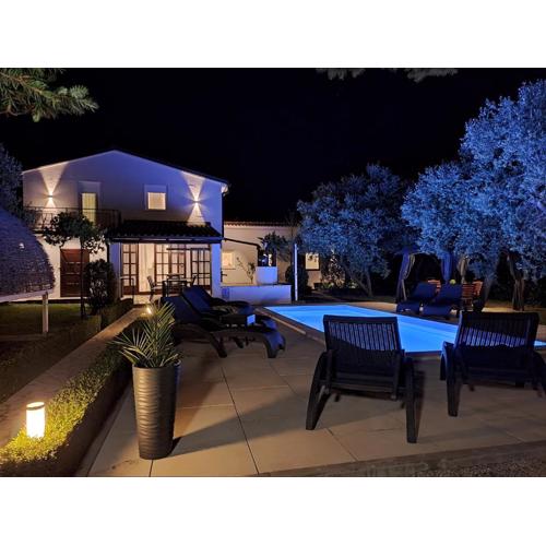 Villa Grace Felice for 8 people with private pool & only 2 km from the beach near Fazana