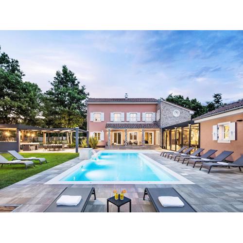 Villa Green Frame by Interhome