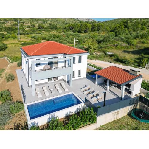 villa green valley