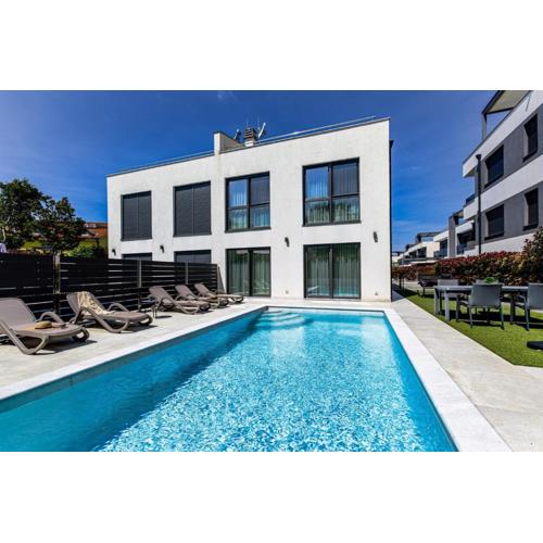 Villa H