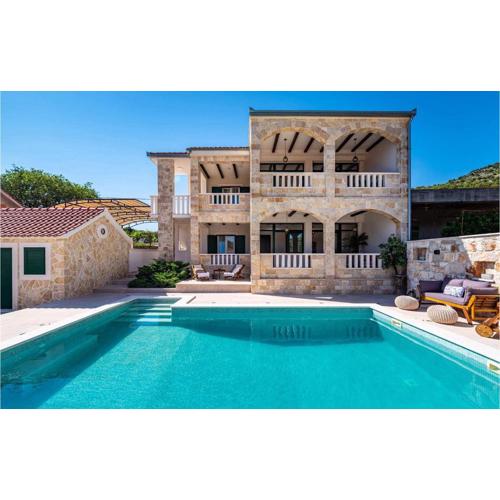 Villa Heritage Resort