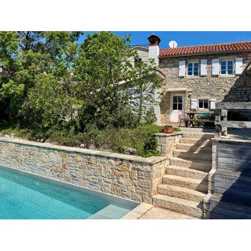 Villa Hideaway with heated pool, sauna & bikes