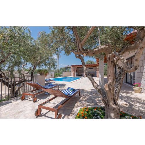 Villa Hilltop View - Split by Villas Guide