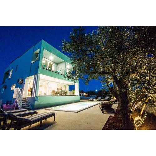 VILLA HORIZONT
