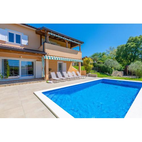 Villa Ida, a charming villa in a rustic setting