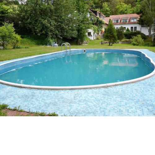 Villa in Bechyne with Private Pool and Sauna
