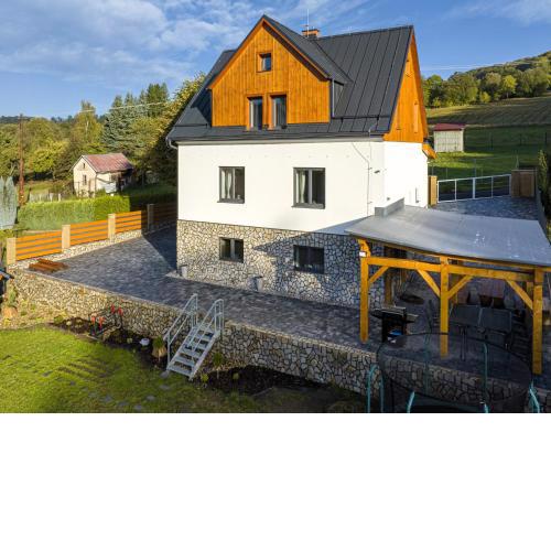 Villa in Bohemia with hot tub