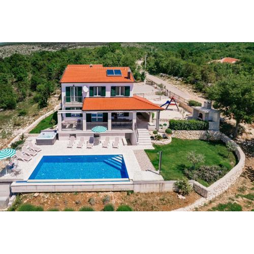Villa In Excelsis
