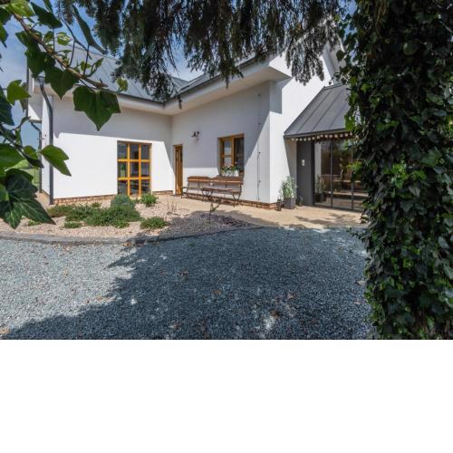 Villa in Kladruby nad Labem
