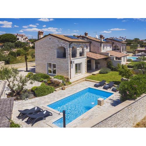 Villa in Rovinjsko Selo with private pool