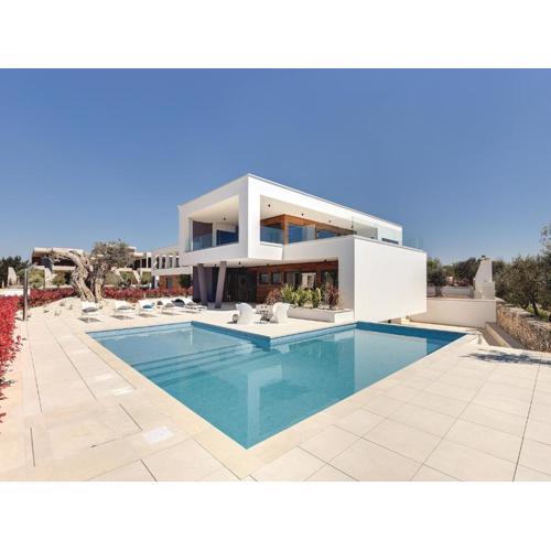 Villa in Vodnjan with Swimming Pool, cleaning included