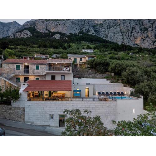 Villa Irena with heated pool and sea view